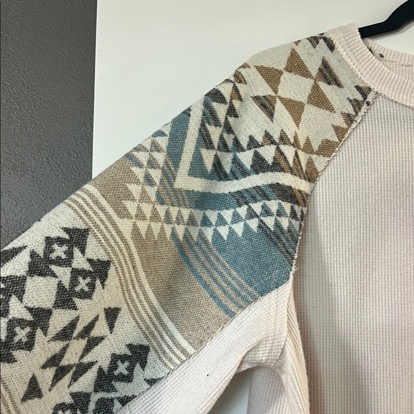 Cream and Blue Boxy Sweatshirt with Long Sleeves - Picture 3 of 4